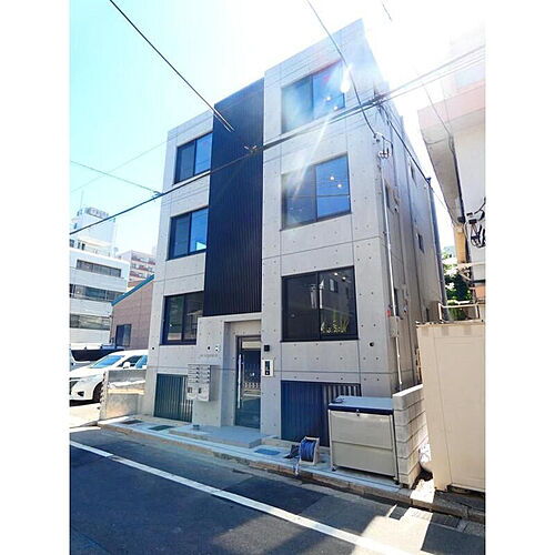 東京都板橋区中丸町 地上3階地下1階建 築2年4ヶ月