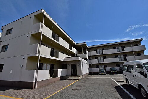 大阪府堺市北区北花田町２丁 築30年5ヶ月 3階建