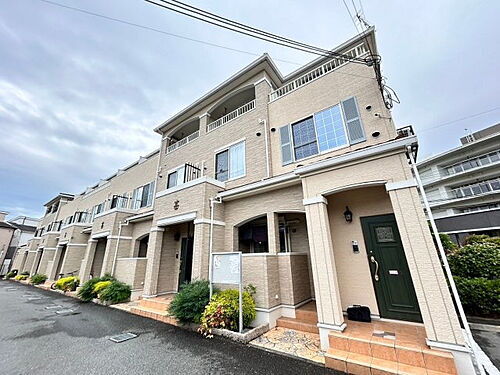 大阪府富田林市錦織東３丁目 3階建