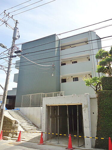 神奈川県横浜市磯子区磯子３丁目 4階建