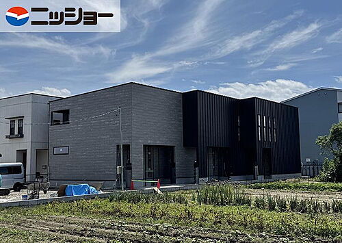 岐阜県羽島郡岐南町平島８丁目 タウンハウス