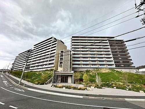 大阪府箕面市彩都粟生南４丁目 賃貸マンション