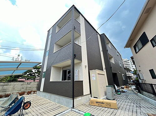 大阪府高石市千代田１丁目 築2年3ヶ月 3階建