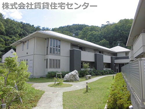 和歌山県和歌山市和歌浦西１丁目 2階建