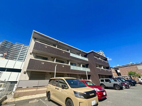 大阪府堺市西区鳳南町３丁 築16年7ヶ月 3階建