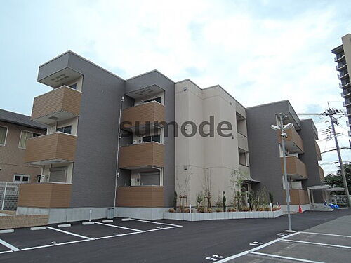 大阪府高槻市神内２丁目 築4年5ヶ月 3階建