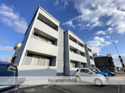 ルミエール宝来 3階建