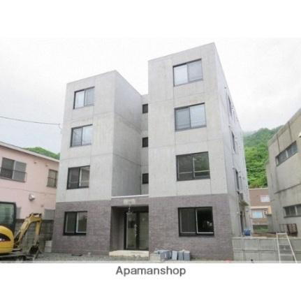 北海道札幌市中央区南二十七条西１３丁目 4階建 築8年1ヶ月