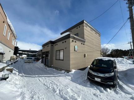 北海道札幌市白石区菊水上町四条３丁目 2階建