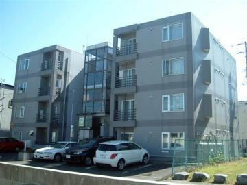 北海道札幌市豊平区月寒東二条８丁目 4階建