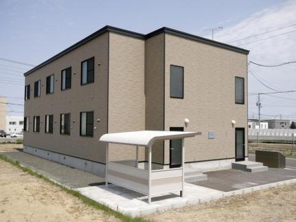 レオパレスサーヤノード 2階建