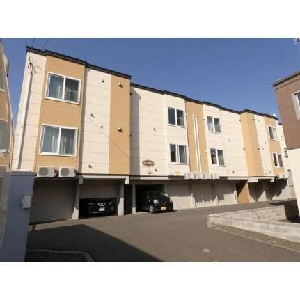 クレール里塚 3階建