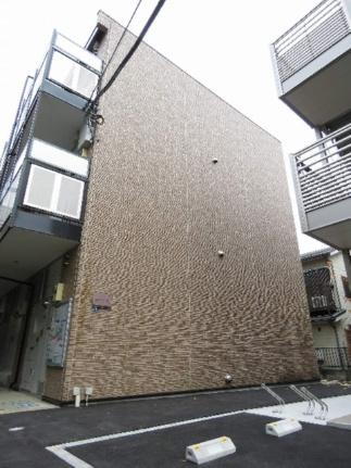 レオパレス俊 3階建