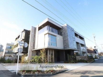 富山県富山市大泉中町 3階建
