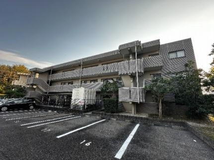 ピアネーズ神ノ倉 3階建
