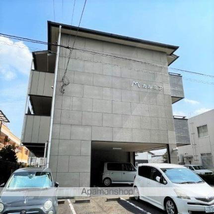 滋賀県大津市北大路１丁目 築26年10ヶ月 3階建