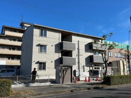 ＤーＲＯＯＭルシエル 3階建
