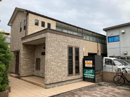 大阪府高槻市北園町 築15年11ヶ月 2階建