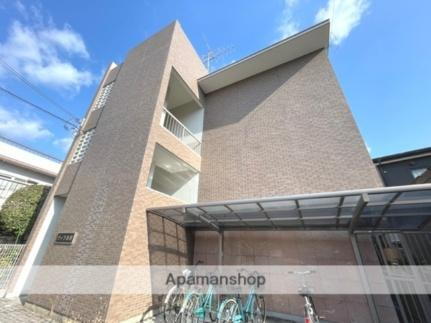 大阪府高槻市如是町 3階建