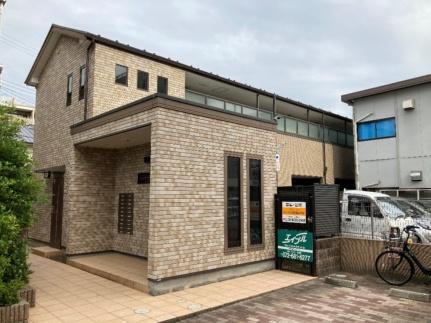 大阪府高槻市北園町 築15年11ヶ月 2階建