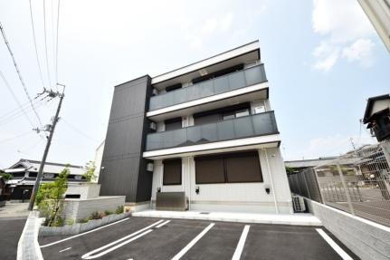 Ｄーｒｅｓｉｄｅｎｃｅ春日 3階建