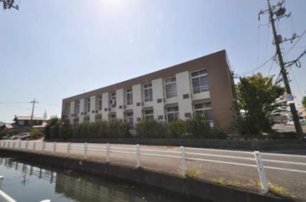 レオパレスグリーンパーク 2階建