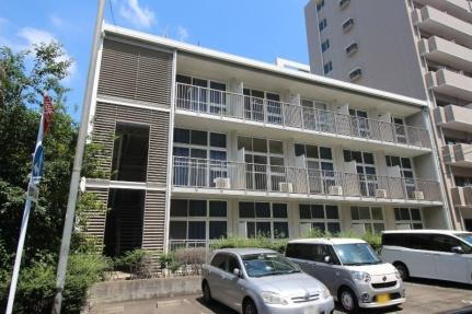 レオパレスグランディル 3階建