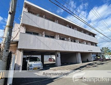 愛媛県松山市束本１丁目 3階建