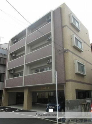 愛媛県松山市束本２丁目 4階建 築11年1ヶ月