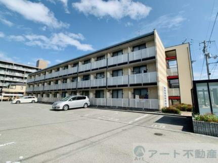 レオパレスグランドカメリアＶＩ 3階建