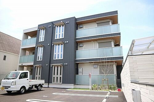 兵庫県西宮市日野町 3階建