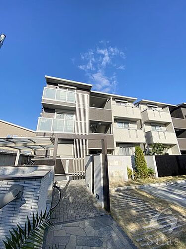 大阪府堺市堺区向陵中町３丁 3階建 築8年7ヶ月