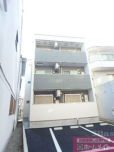 兵庫県尼崎市西本町７丁目 3階建