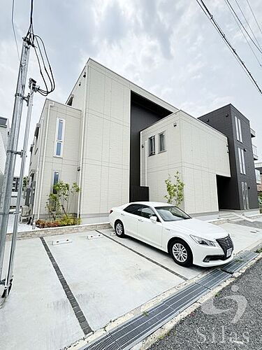 兵庫県西宮市甲子園三保町 3階建