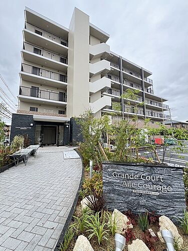 大阪府堺市北区百舌鳥梅町３丁 賃貸マンション