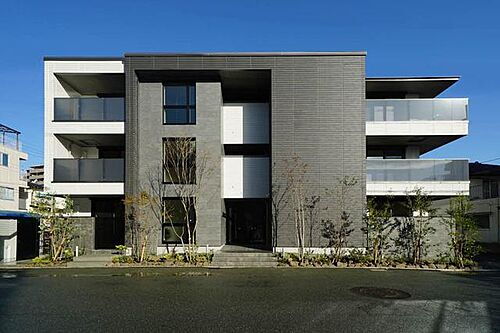 シャーメゾン熊本城下 3階建