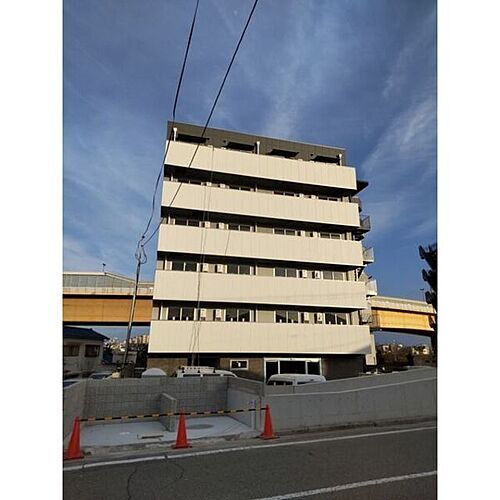 兵庫県川西市小花２丁目 6階建