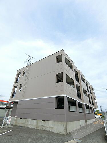 大阪府和泉市葛の葉町３丁目 築21年10ヶ月 3階建