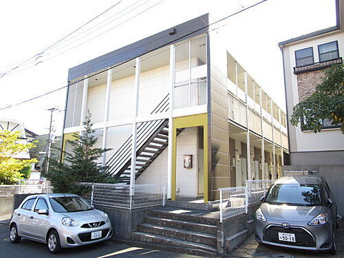レオパレスアルカディア 2階建