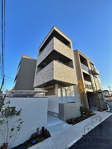 大阪府高石市高師浜１丁目  3階建