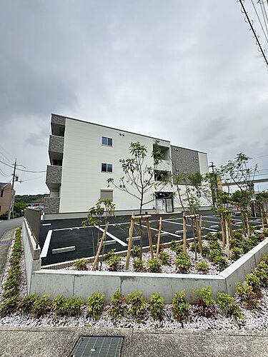 大阪府箕面市彩都粟生南１丁目 3階建