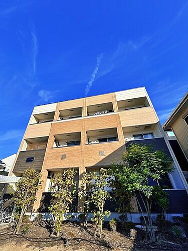 大阪府堺市西区鳳西町２丁 築15年4ヶ月 3階建