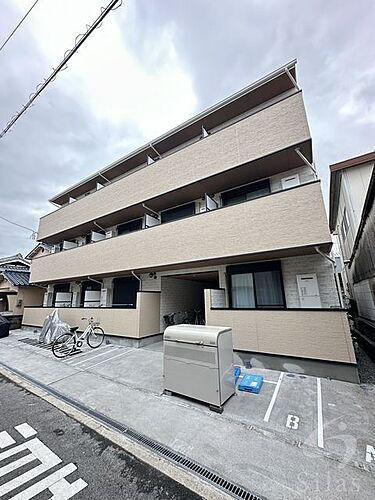 大阪府吹田市岸部中３丁目 築1年9ヶ月 3階建