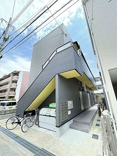 兵庫県尼崎市稲葉荘２丁目 築9年2ヶ月 2階建