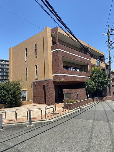 神奈川県横浜市緑区東本郷６丁目 3階建