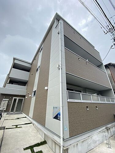 兵庫県伊丹市平松５丁目 3階建 築7年1ヶ月