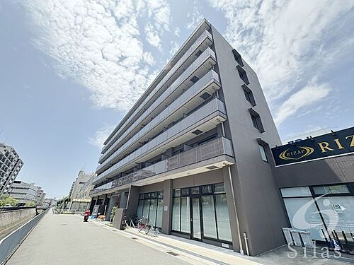 兵庫県西宮市芦原町 6階建