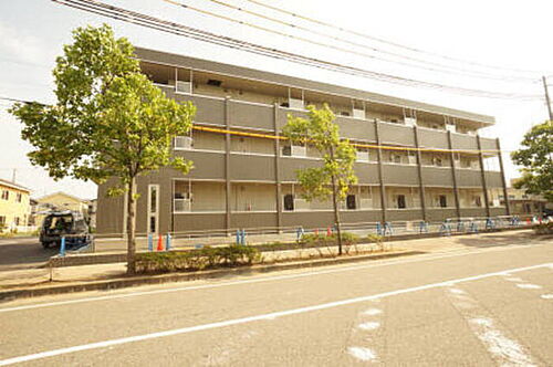 クレサージュ 3階建