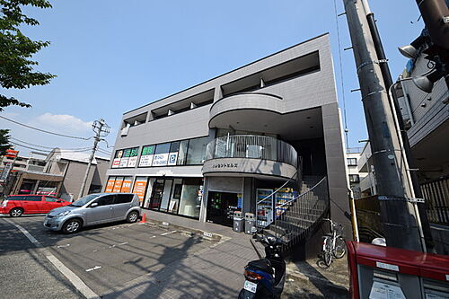 東京都八王子市別所１丁目 3階建