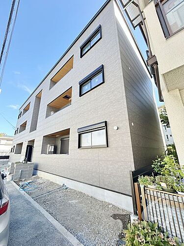 兵庫県尼崎市尾浜町２丁目 3階建 